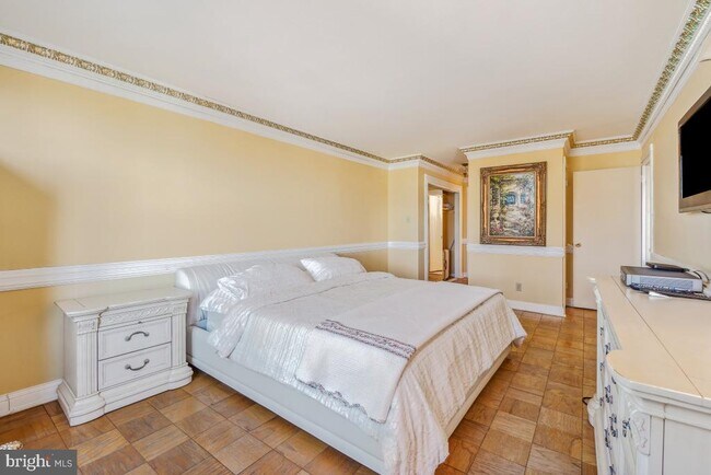 Building Photo - 5101 River Rd