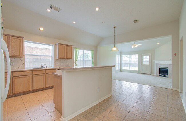 Building Photo - 1519 Mustang Crossing