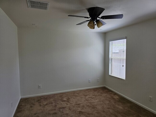 Building Photo - lovely 3bd 2 bth home