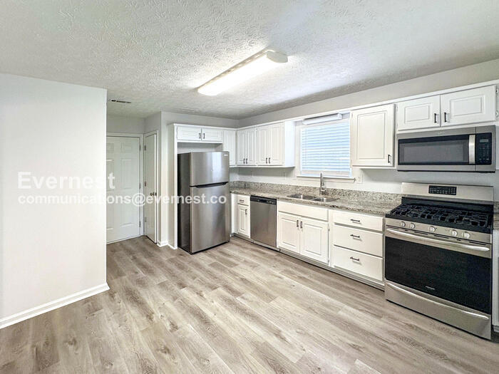 Building Photo - 229 Pebble Creek Dr