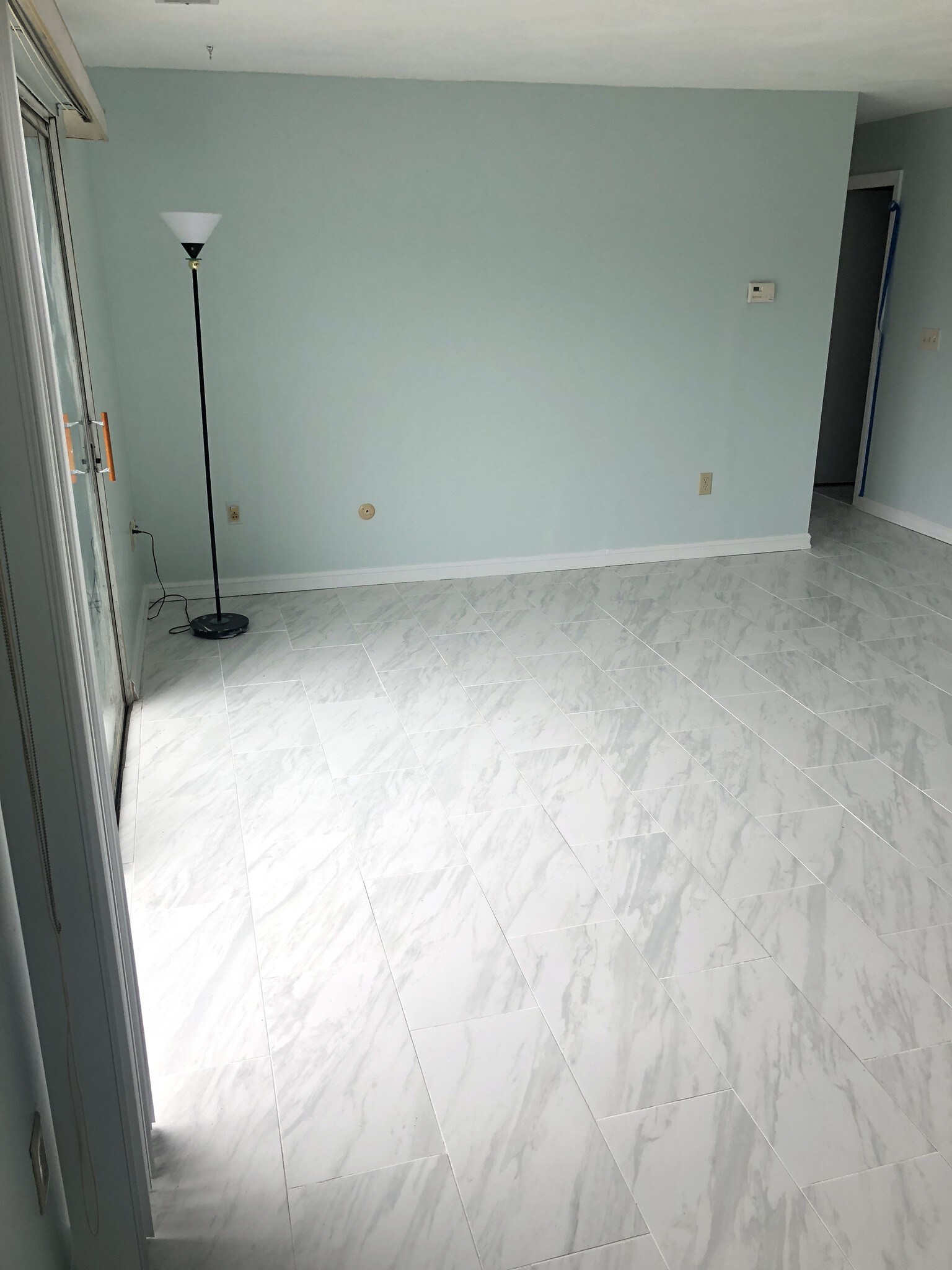 Living room - 107 Oak Ln