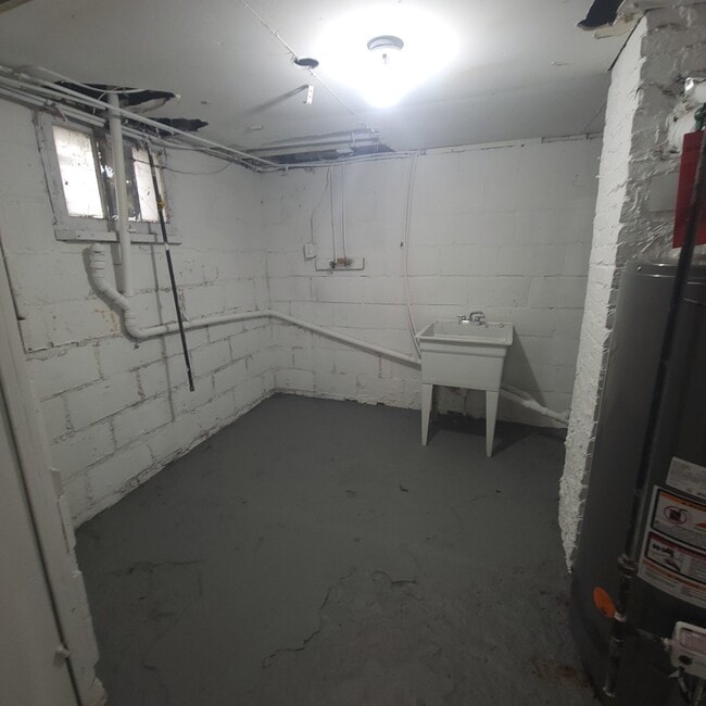 Building Photo - 1352 Sprague St