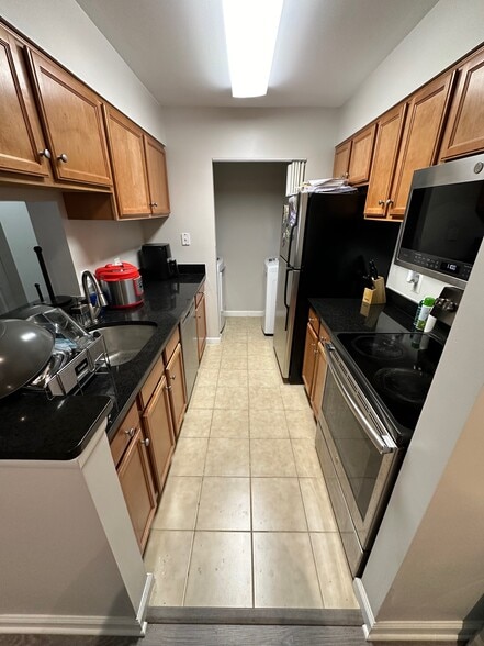 Building Photo - 11701 Olde English Dr