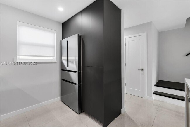 Building Photo - 8443 SW 137th Ave