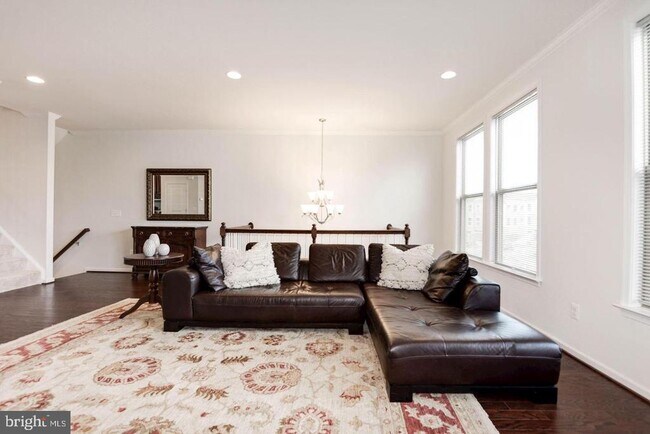 Building Photo - 42482 Dogwood Glen Square