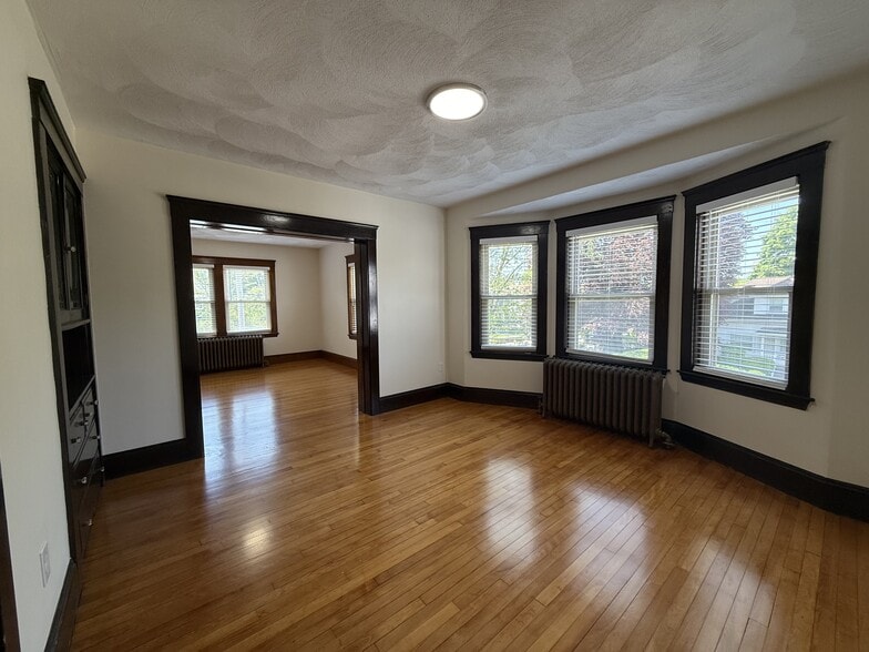 Dining Room - 585 High St