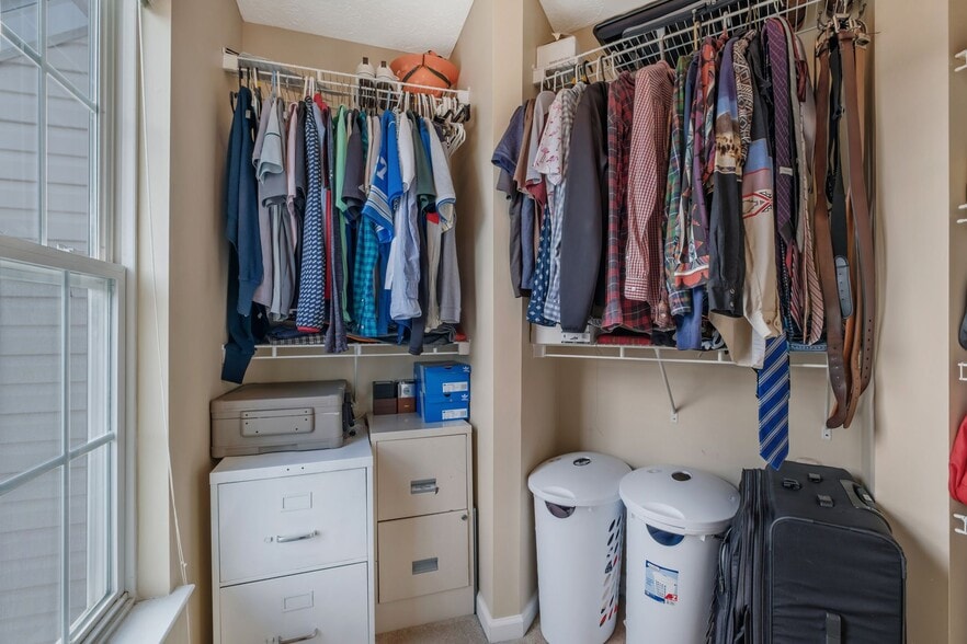 Building Photo - 1345 Bell Rd