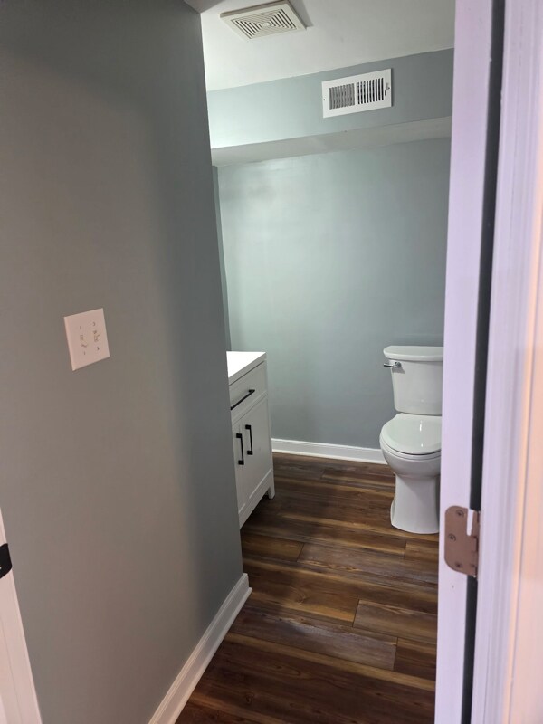 Building Photo - 504 Battery Pl