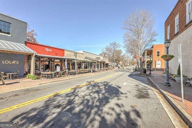 Building Photo - 523 Warm Springs Cir