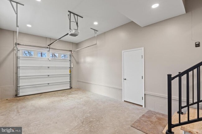 Building Photo - 22802 Lawrence Ave