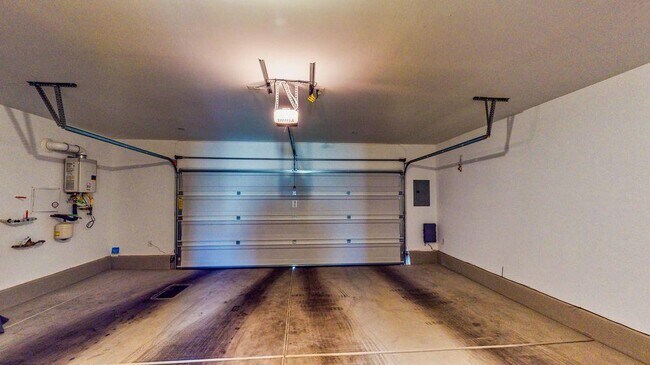garage - 11944 Tomales Bay St