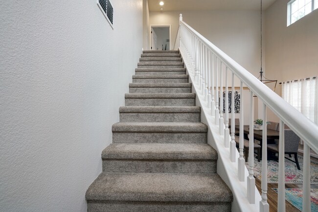 Building Photo - 5884 Cedarwood Cmn