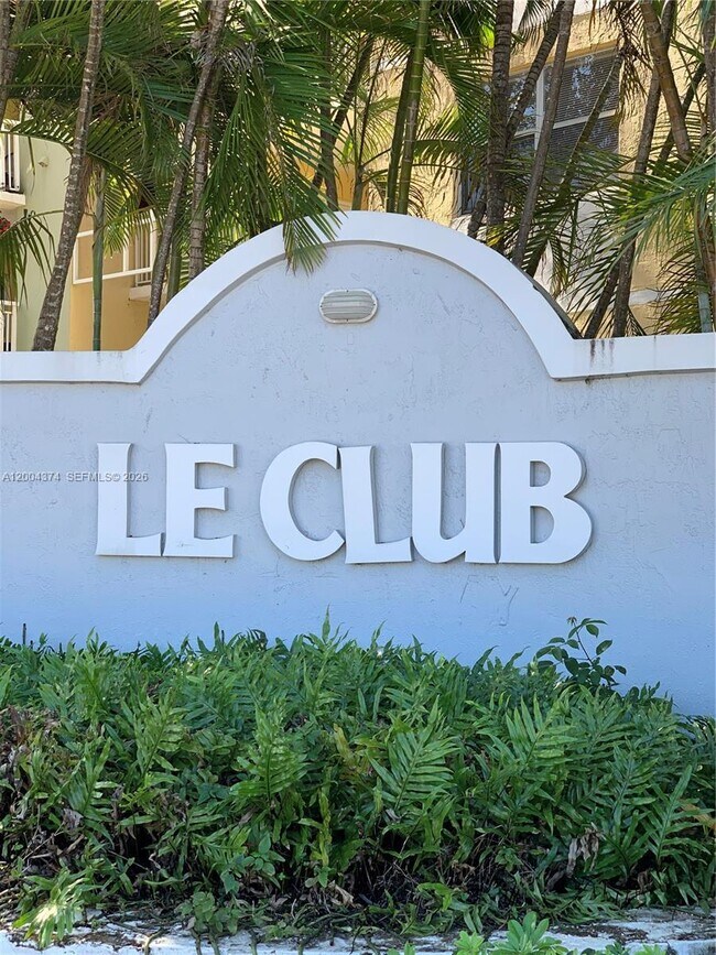 Building Photo - 8660 SW 212th St