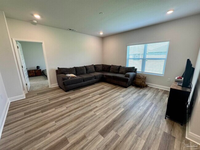 Building Photo - 8084 Fir Tree Dr