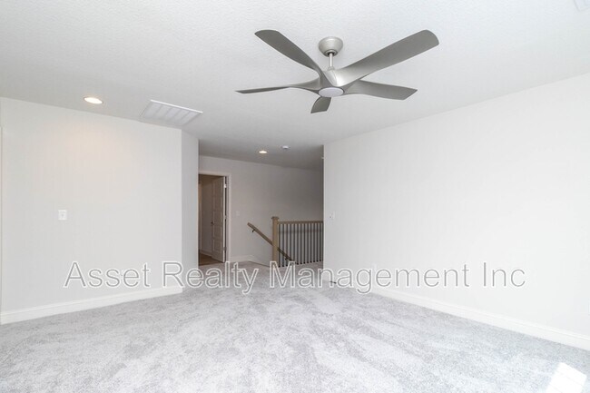Building Photo - 1730 Silver Chapel Dr
