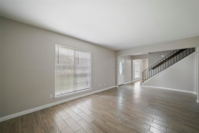 Building Photo - 643 Ames St