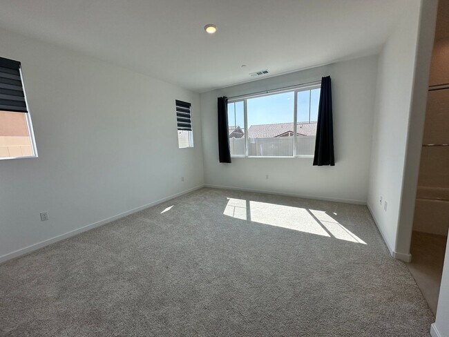 Building Photo - Brand New Home In Menifee with Backyard!