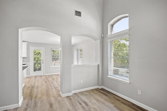 Building Photo - 1413 Catalina Dr