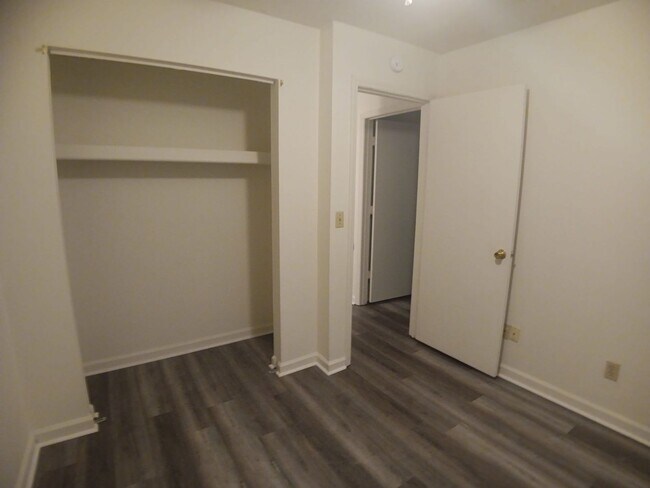 Building Photo - 206 Janie Ln