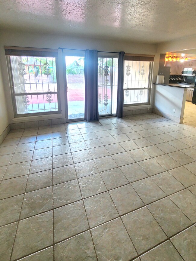 Building Photo - Beautiful 4BR+office home in Academy Hills...