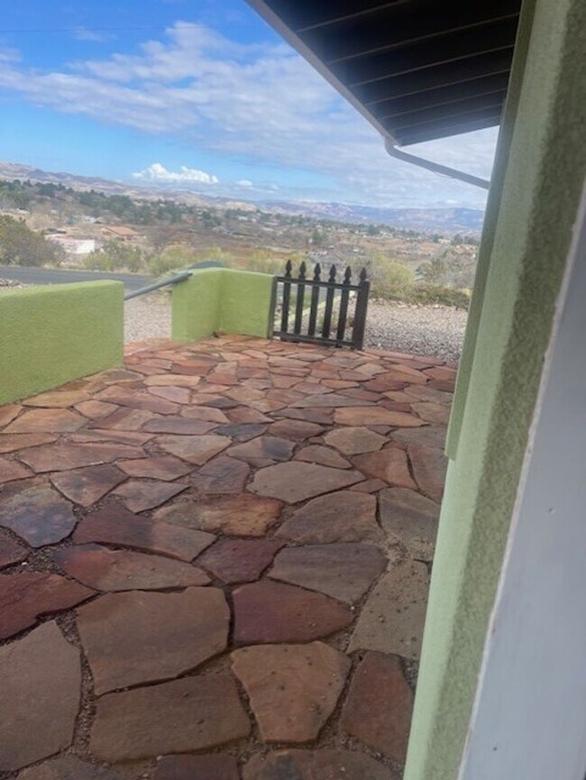 Building Photo - WOW!!! On the Hill with Endless Views - Contact Property Pros Property Management