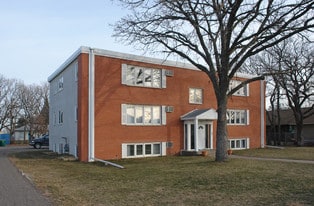 Building Photo - Town Properties