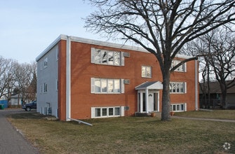 Building Photo - Town Properties