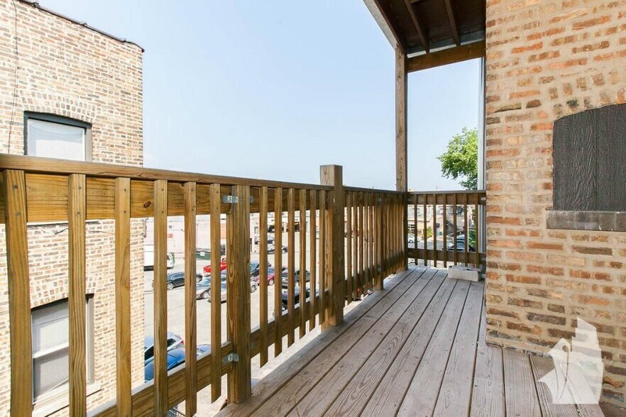 Building Photo - 2651 N Spaulding Ave