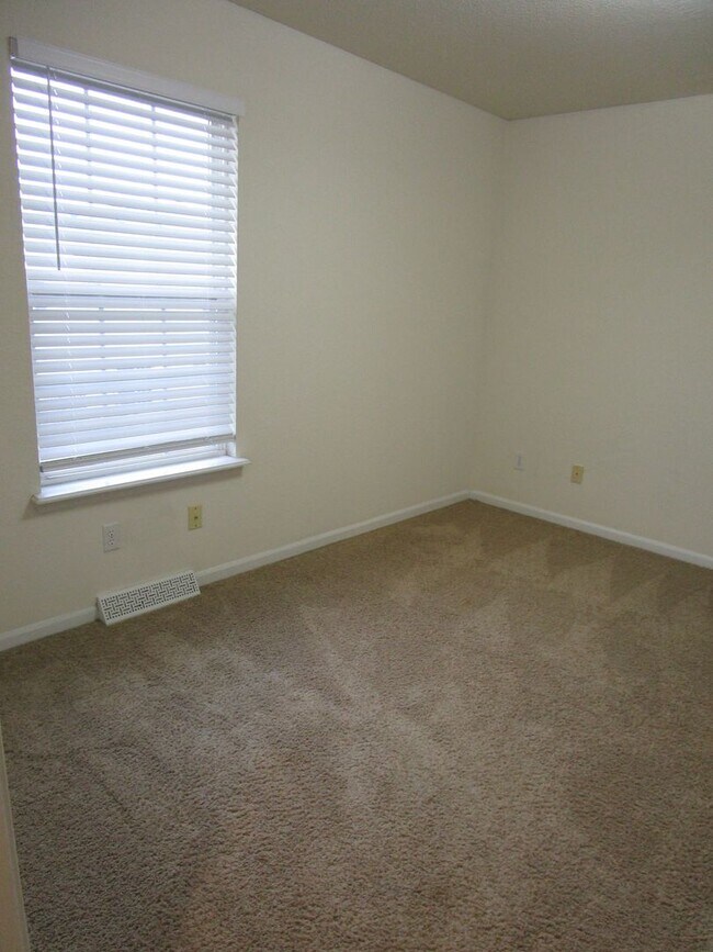 Building Photo - 4404-4404 W Jeana Ct