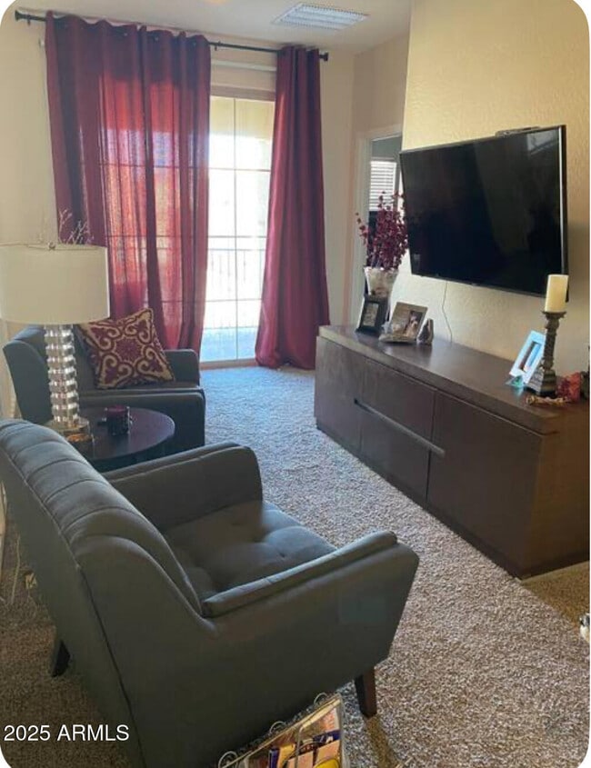Building Photo - 1367 S Country Club Dr
