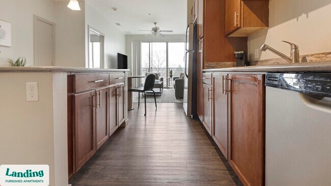 Building Photo - 5800 Highlands Plaza Dr