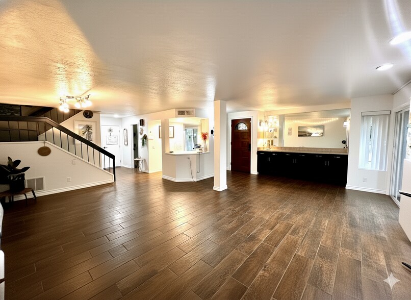 Building Photo - 4010 Layang Layang Cir