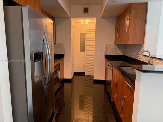 Building Photo - 325 S Biscayne Blvd