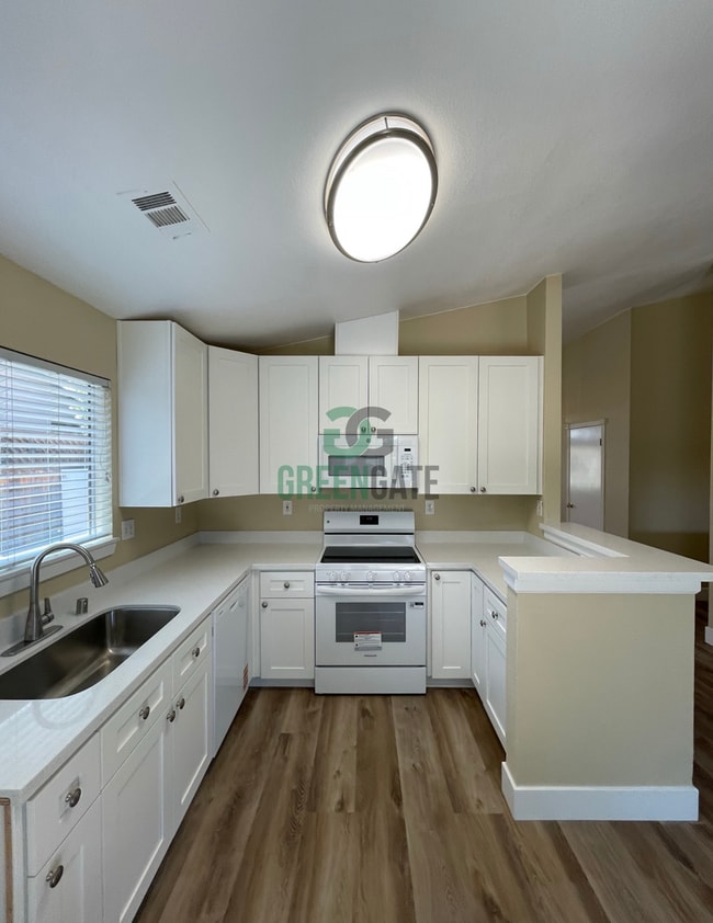Building Photo - 1660 Etta Way