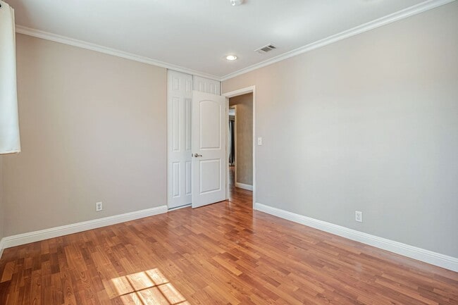 Building Photo - Charming 3BR/2BA Single Family Home for re...