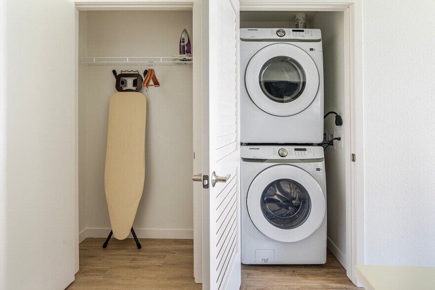 Building Photo - 1200 Rickabaugh Wy