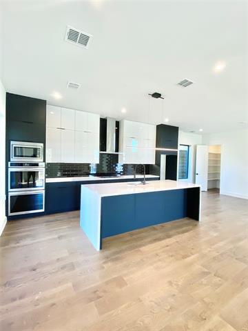 Building Photo - 4260 Rosewood Ave