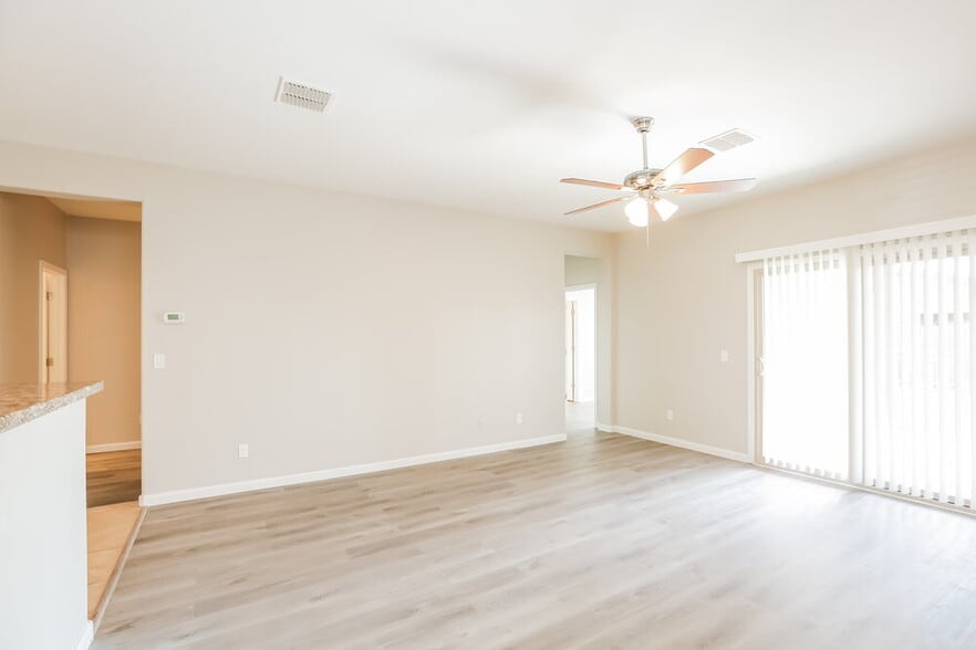 Building Photo - 4887 S 245th Ln