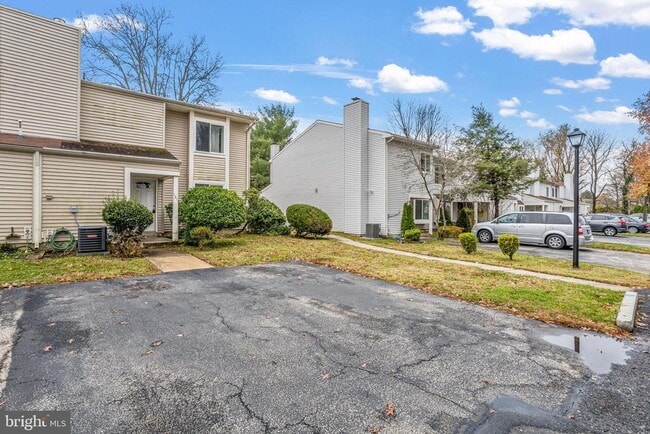 Building Photo - 121 Aspen Ct