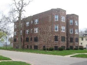 Primary Photo - 512 S Chicago Ave