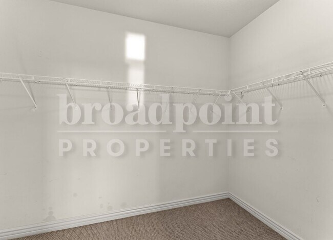 Building Photo - 1672 N Las Flores Dr