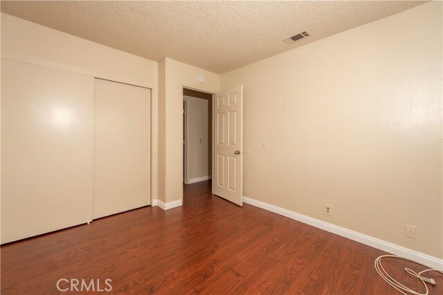 Building Photo - 1439 N Elderberry Ave