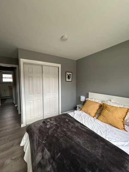 Building Photo - 10 Dwight Ave