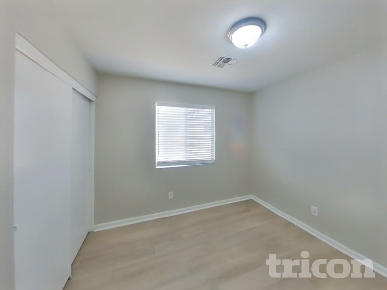 Building Photo - 7368 W Flynn Ln