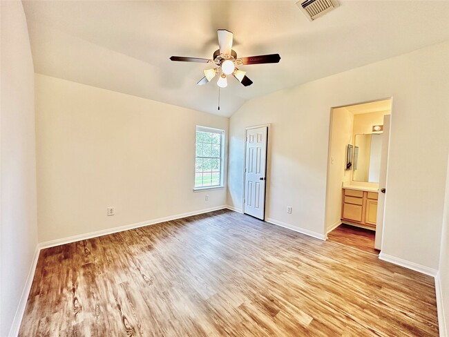 Building Photo - 25311 Clover Ranch Dr