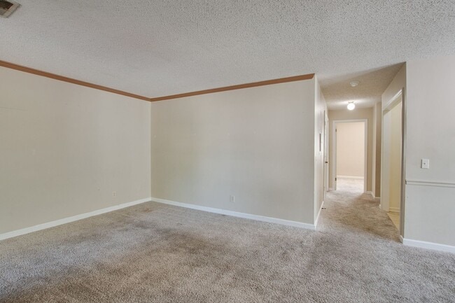 Building Photo - 6201 Friar Tuck Dr NW