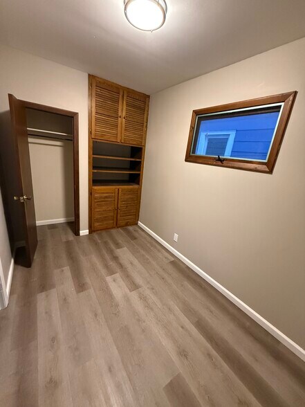 Building Photo - 380 Falconer St.