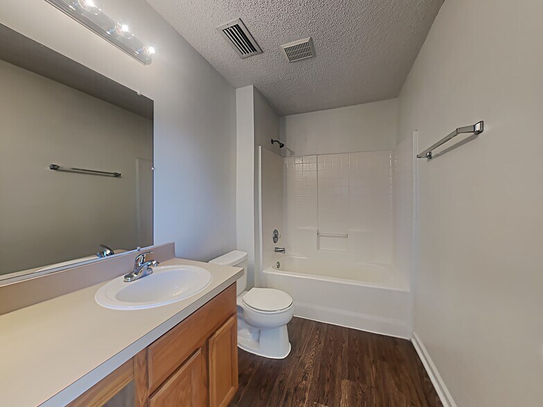 Building Photo - 624 Fallen Timbers Dr