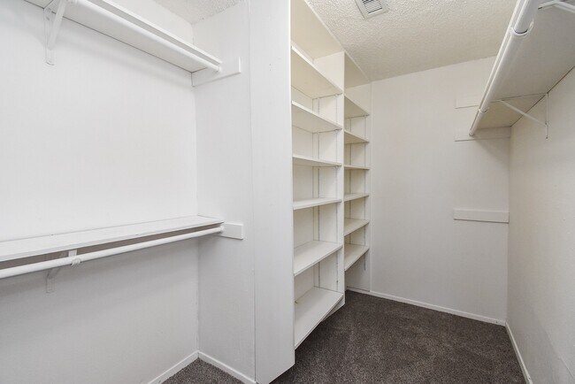 Building Photo - 7814 Candlegreen Ln