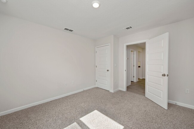 Building Photo - Home in Redstone Commons
